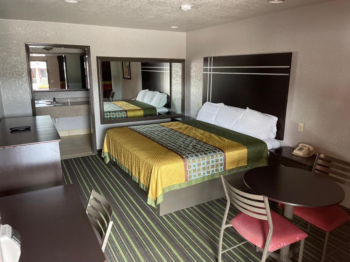 Regency Inn - Channelview Extérieur photo