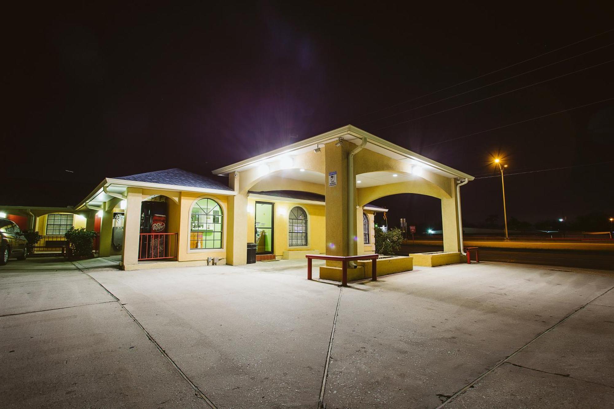 Regency Inn - Channelview Extérieur photo