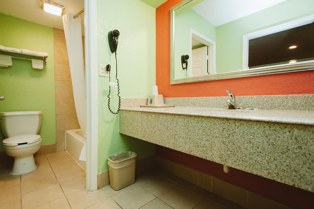 Regency Inn - Channelview Extérieur photo